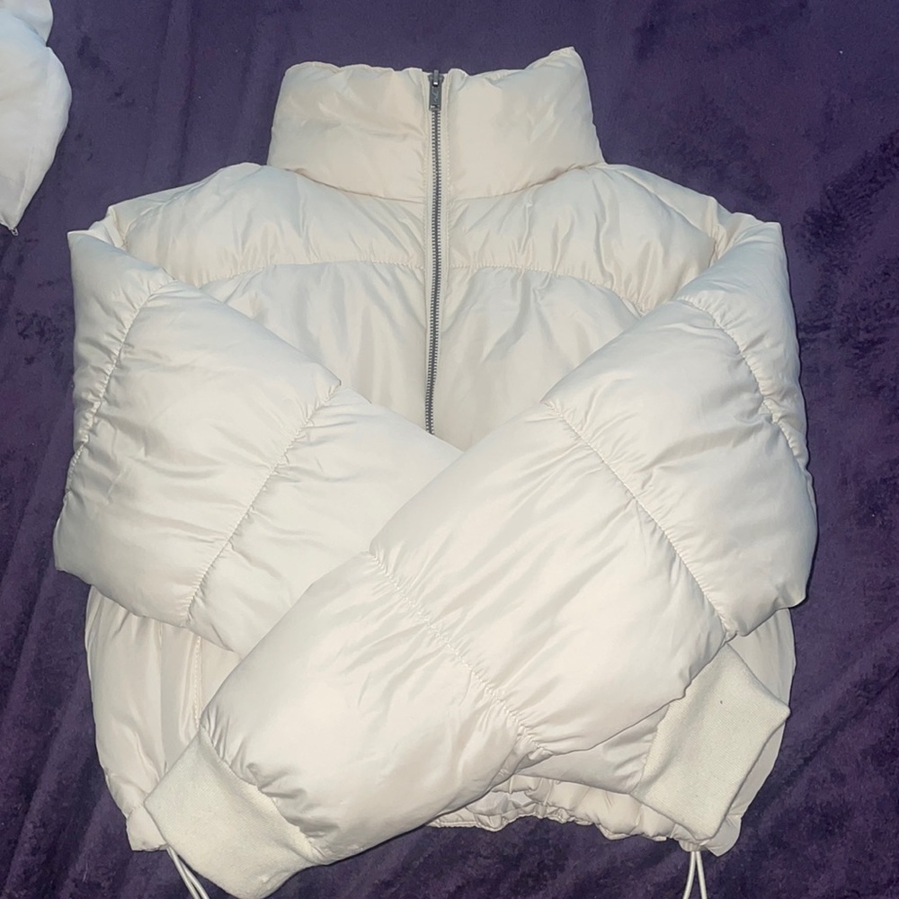 Cream Puffer-jacket